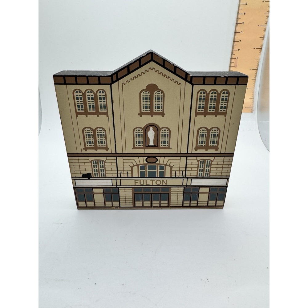 Cats Meow Village 1989 Fulton Opera House Lancaster PA Wood Shelf Sitter